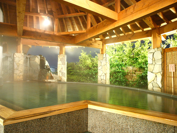 片山津温泉・NEW MARUYA自慢の柴山潟を眺望する浴場
