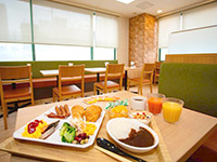 朝食は朝6:30～。翌日もナガスパへ行くなら、朝イチ入園も狙えます！