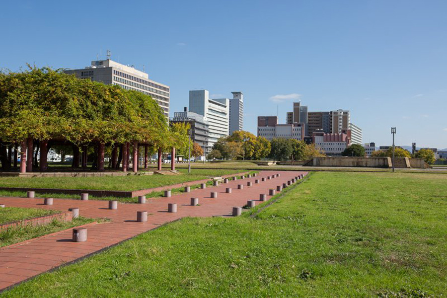 難波宮跡公園 なにわのみやあと公園 大阪に日本の都があったことを示す宮殿の跡 大阪観光スポット情報 バスツアーのアップオン 難波宮跡公園 なにわのみやあと公園 大阪に日本の都があったことを示す宮殿の跡 大阪観光スポット情報 バスツアーのアップオン