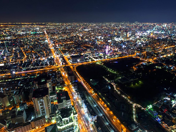 ハルカス300 日本一の超高層ビル あべのハルカス 展望台 大阪観光スポット情報 バスツアーのアップオン