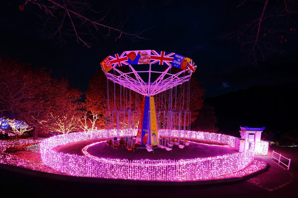 パディントン ベアの空飛ぶブランコ さがみ湖イルミリオン